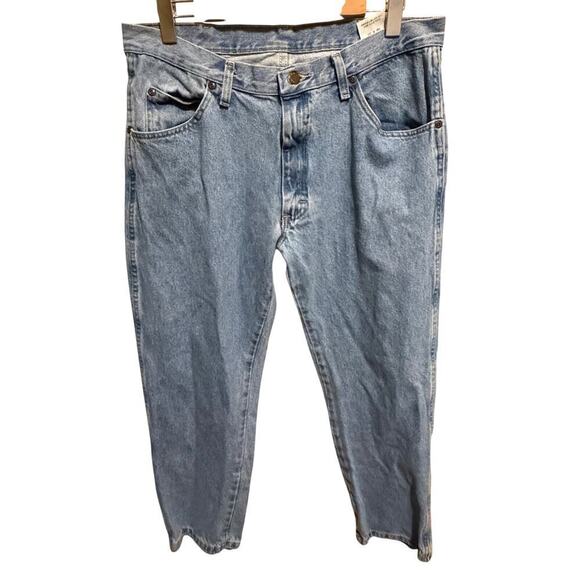 Wrangler Other - Wrangler Rugged Wear Light Wash Classic Fit Denim Men's Blue Jeans Size 36 x 30